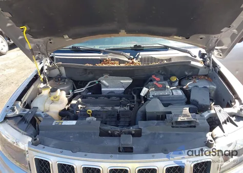 2017 Jeep Compass Sport Fwd z USA, uszkodzony, nr VIN 1C4NJCBA3HD185854